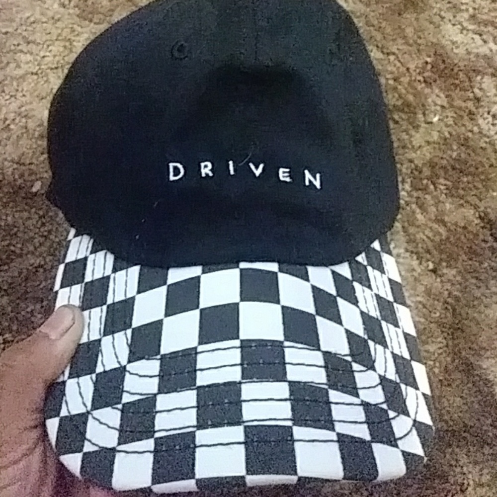 D R I V E N Hat